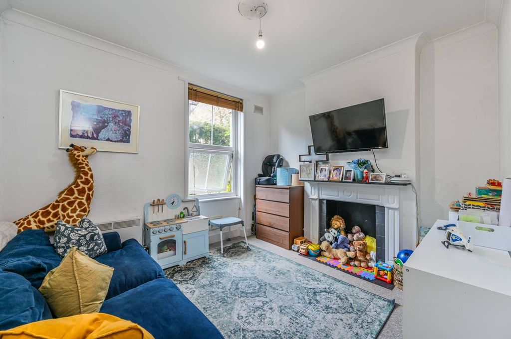 Property photo 2 of 6