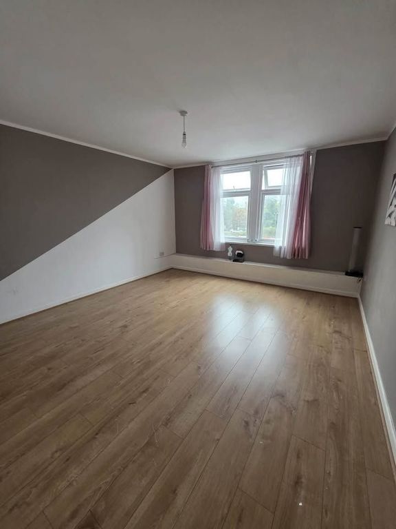 Property photo 3 of 4