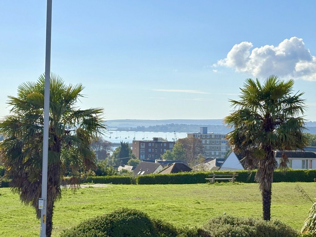 Property photo 3 of 36