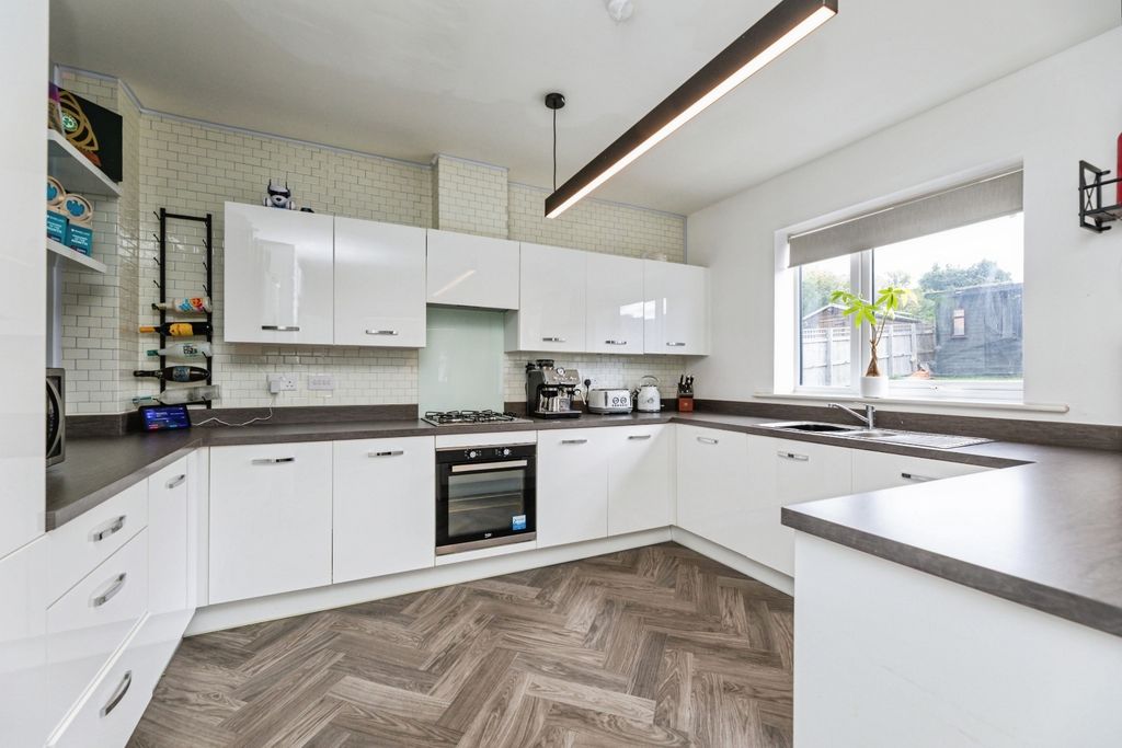 Property photo 2 of 23 Pbox-Img.Jpg
