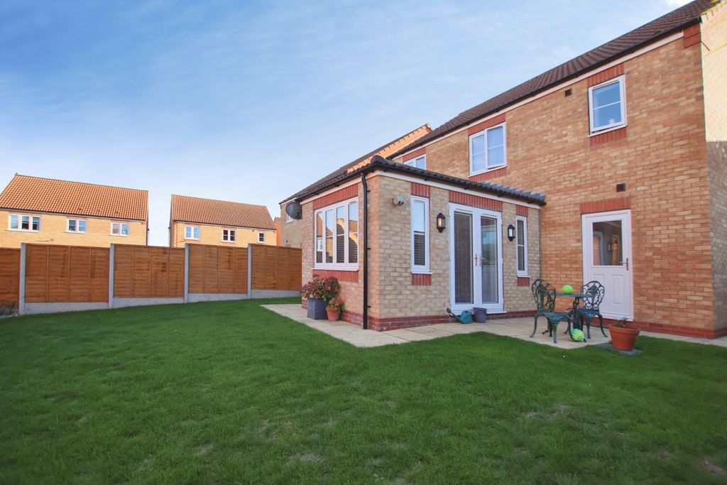 Property photo 3 of 22 5561085