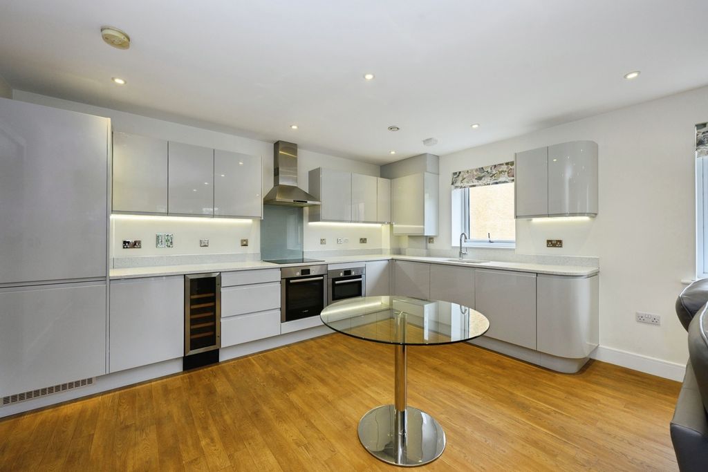 Property photo 2 of 16 Pbox-Img.Jpg