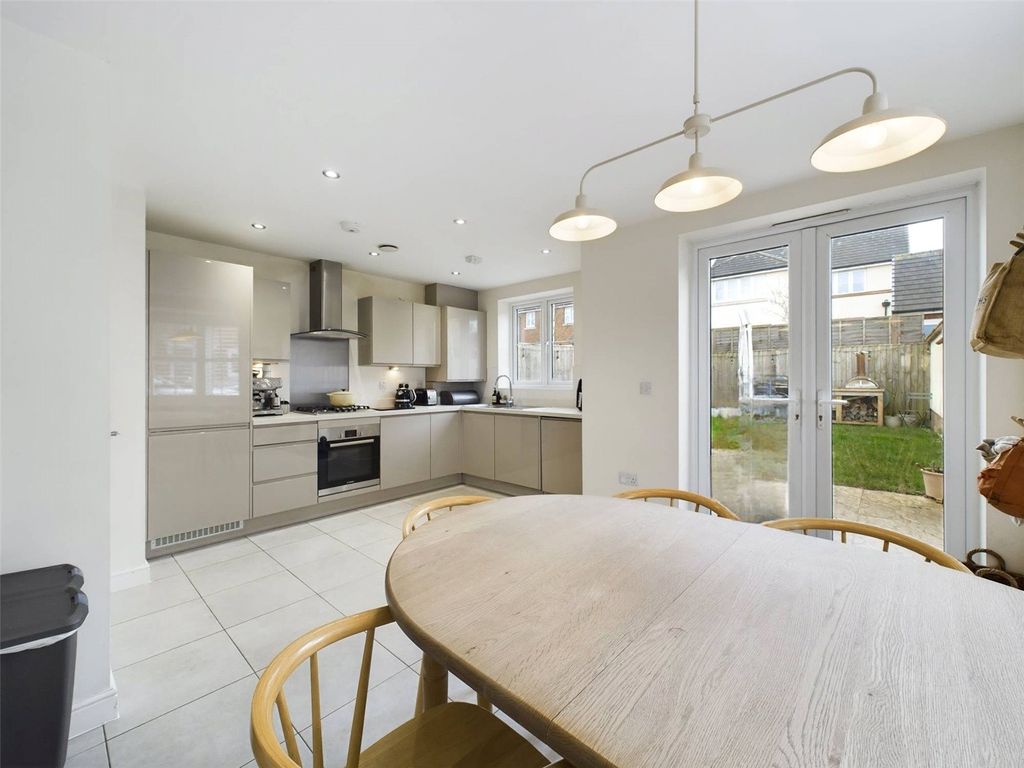 Property photo 2 of 20 Picture No. 28