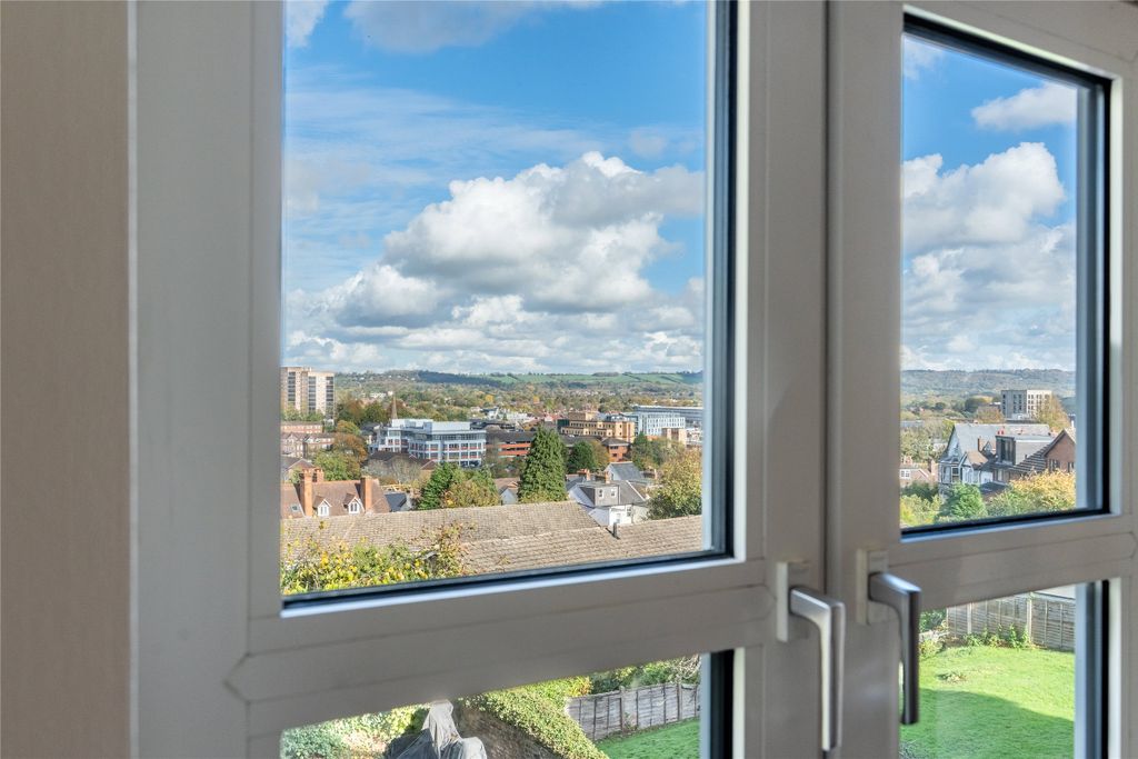 Property photo 2 of 16 Picture No. 18