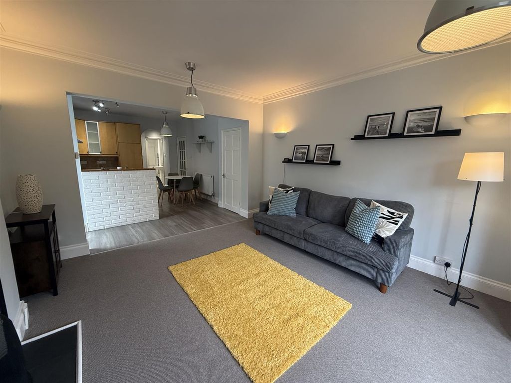 Property photo 3 of 11 Living Room