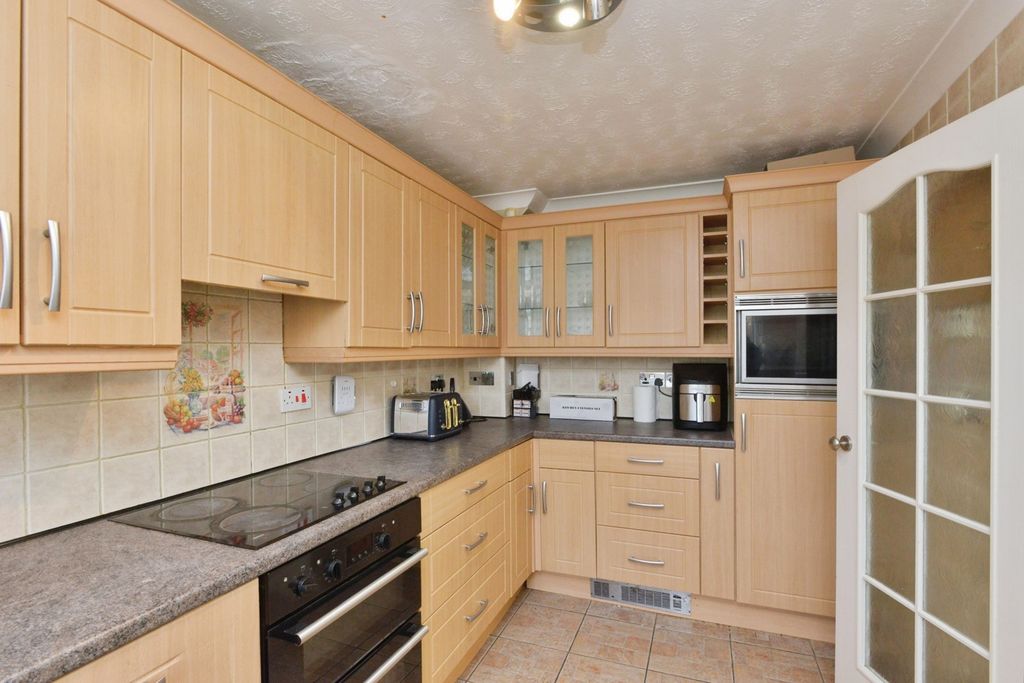 Property photo 3 of 17 Photo