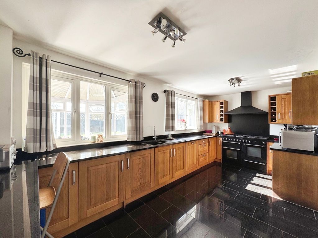 Property photo 2 of 36 4015623