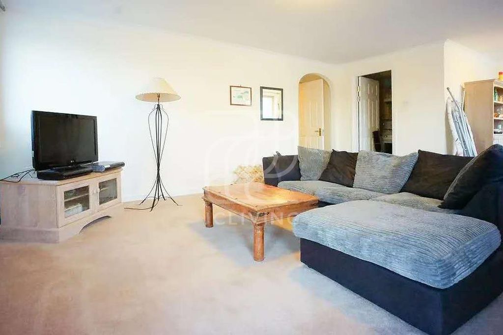 Property photo 3 of 11 c9Ec6dc50d717cc0Fbb3A88F8A5Bc673.Jpg