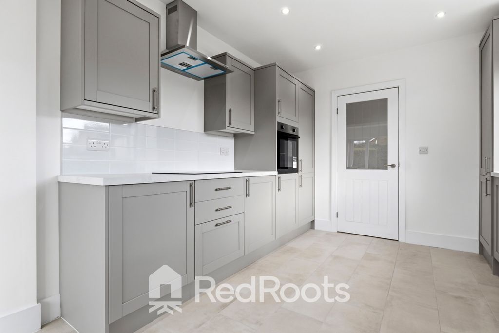 Property photo 3 of 25 4974633