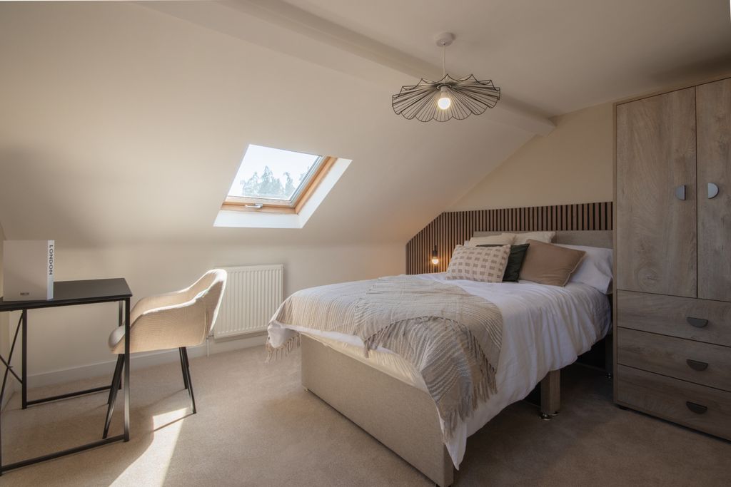 Property photo 1 of 15 Room6-2