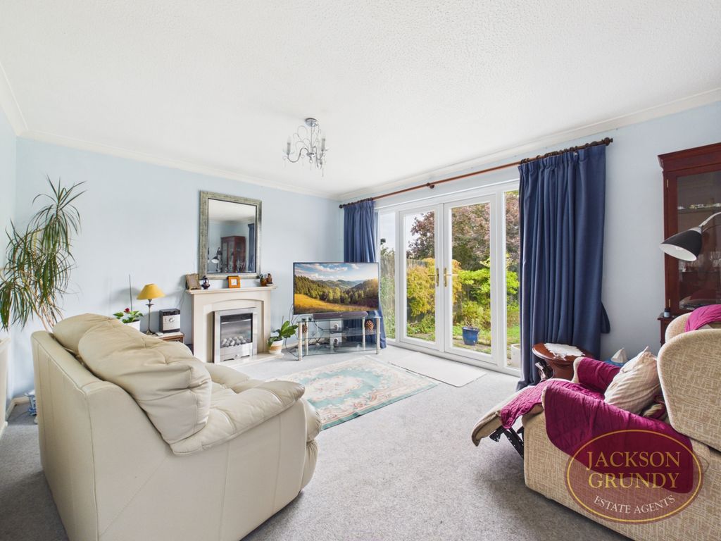 Property photo 2 of 13 Lancers Way