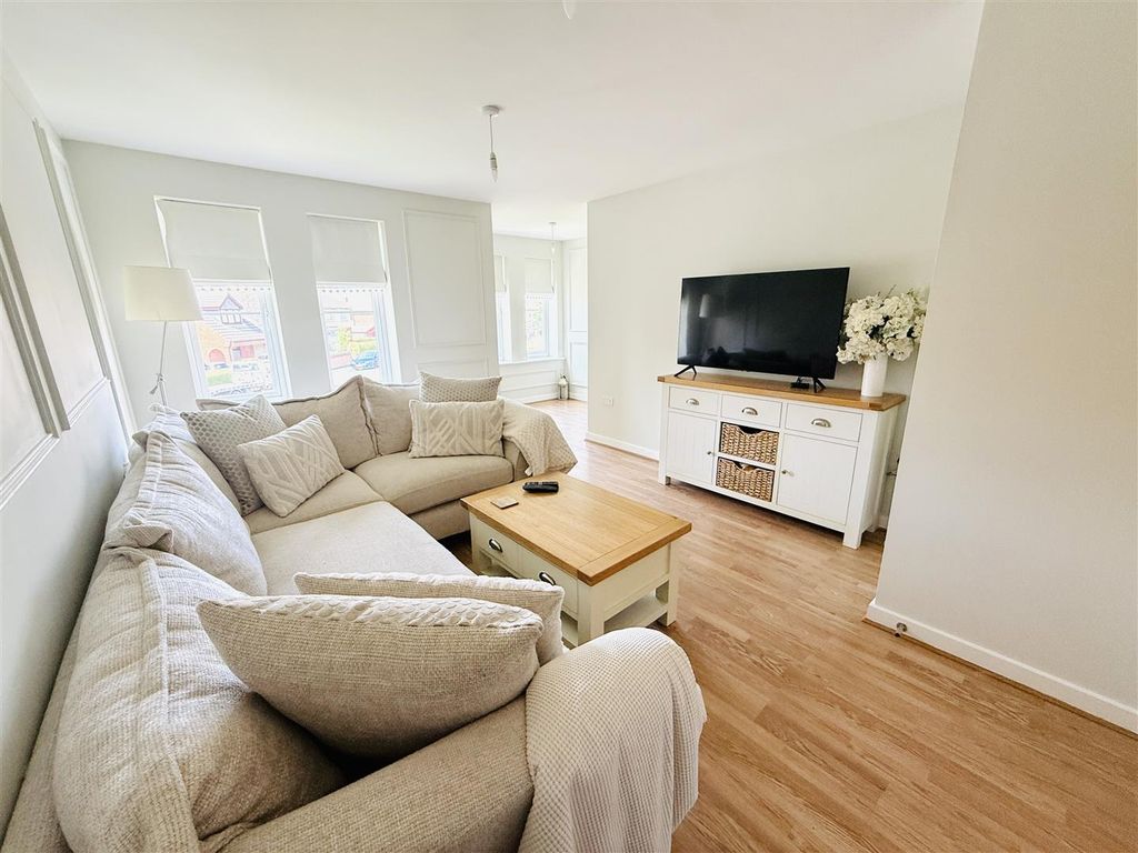 Property photo 2 of 17 Living Room