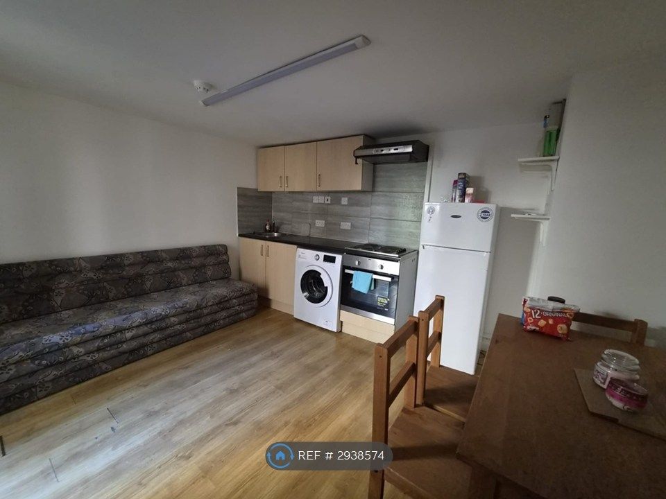 Property photo 1 of 2