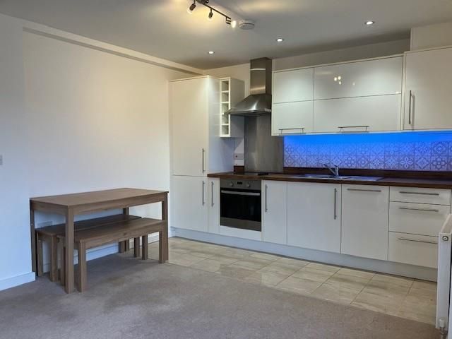 Property photo 3 of 7 Kitchen1.Jpg