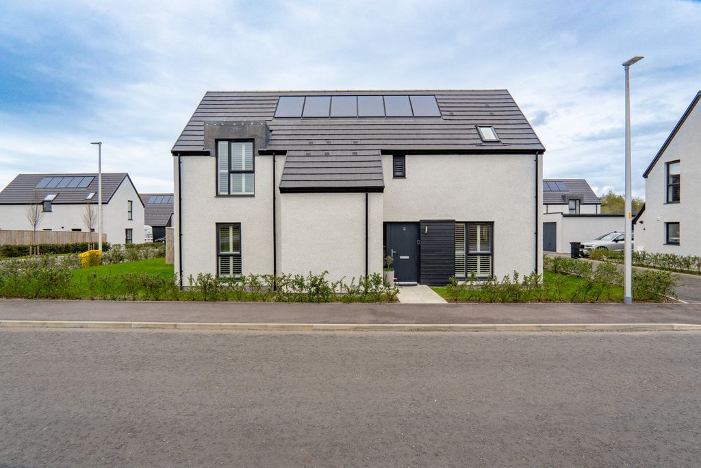 Property photo 1 of 43