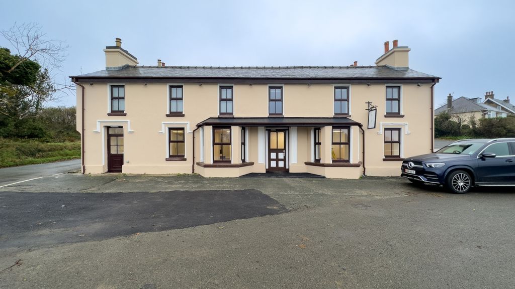 Property photo 1 of 8