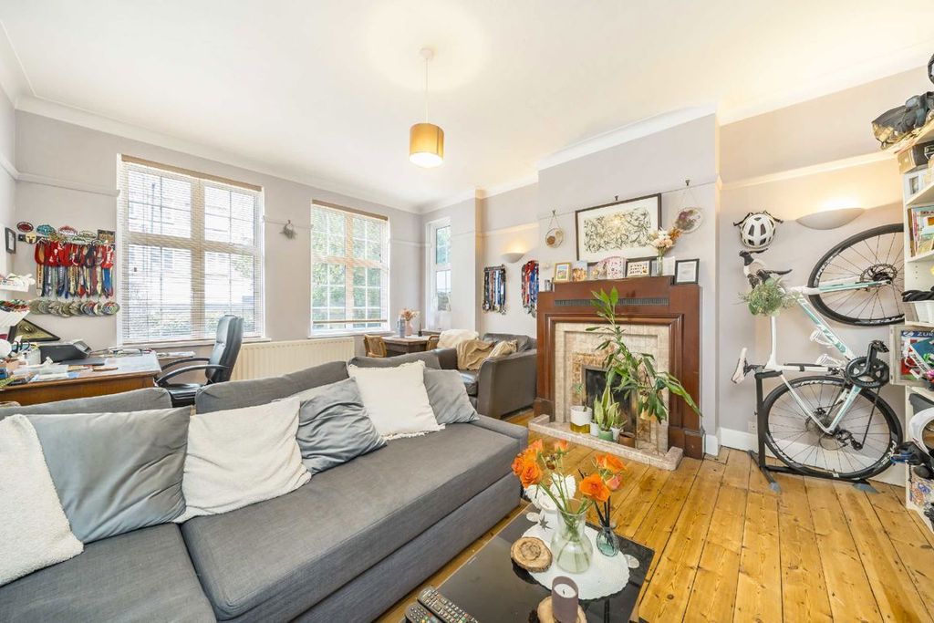 Property photo 2 of 9