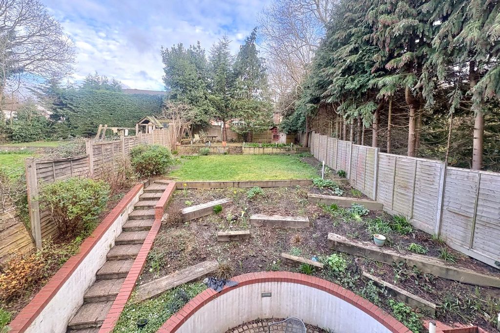 Property photo 2 of 18 Picture No. 23