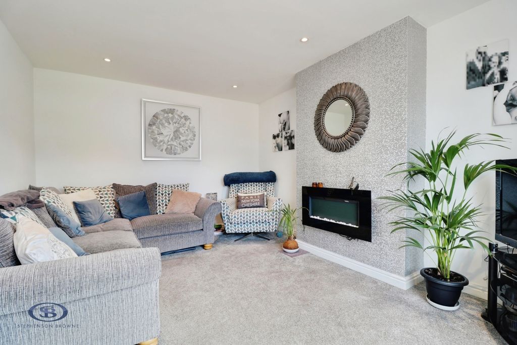 Property photo 3 of 25 Pbox-Img.Jpg