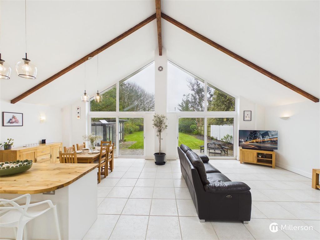 Property photo 1 of 39 Open Plan Lounge/Kitchen/Diner