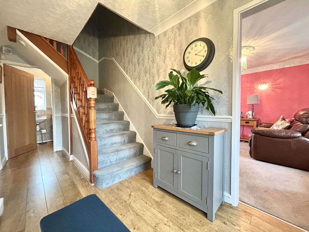 Property photo 3 of 31