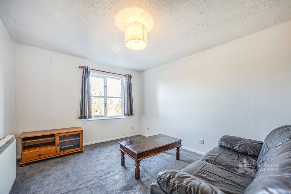 Property photo 2 of 20 Recpetion Room