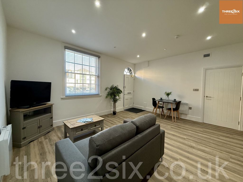 Property photo 3 of 6 Gallery