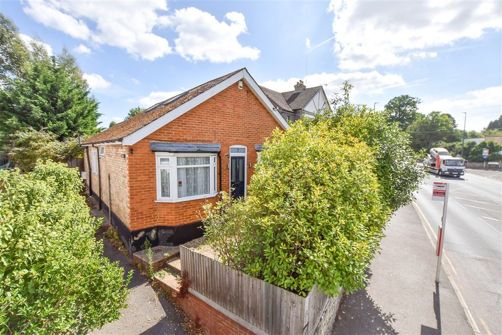 Property photo 1 of 17 External (Brochure)