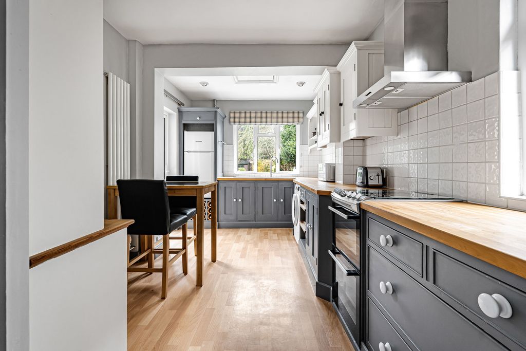 Property photo 3 of 29 Kitchen