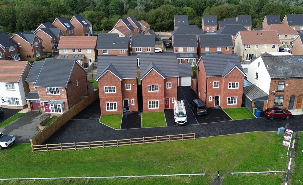 Property photo 1 of 12 Smiths Lane