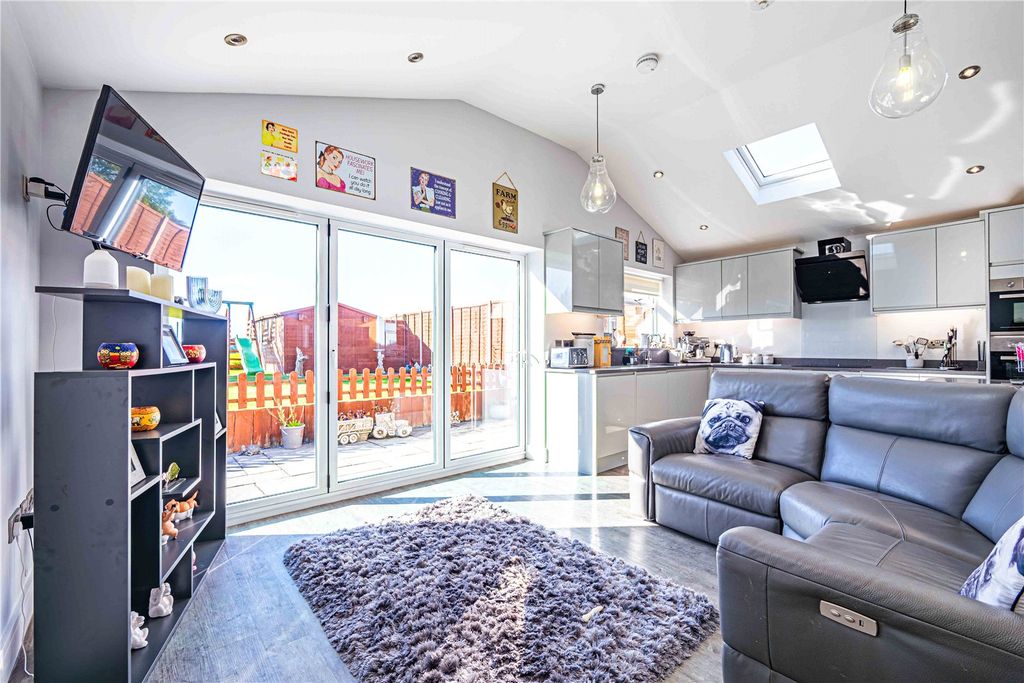 Property photo 3 of 24 Picture No. 40