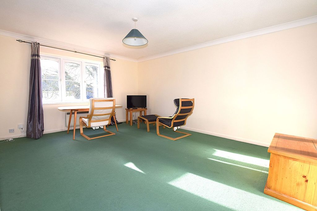 Property photo 2 of 6 Living Room