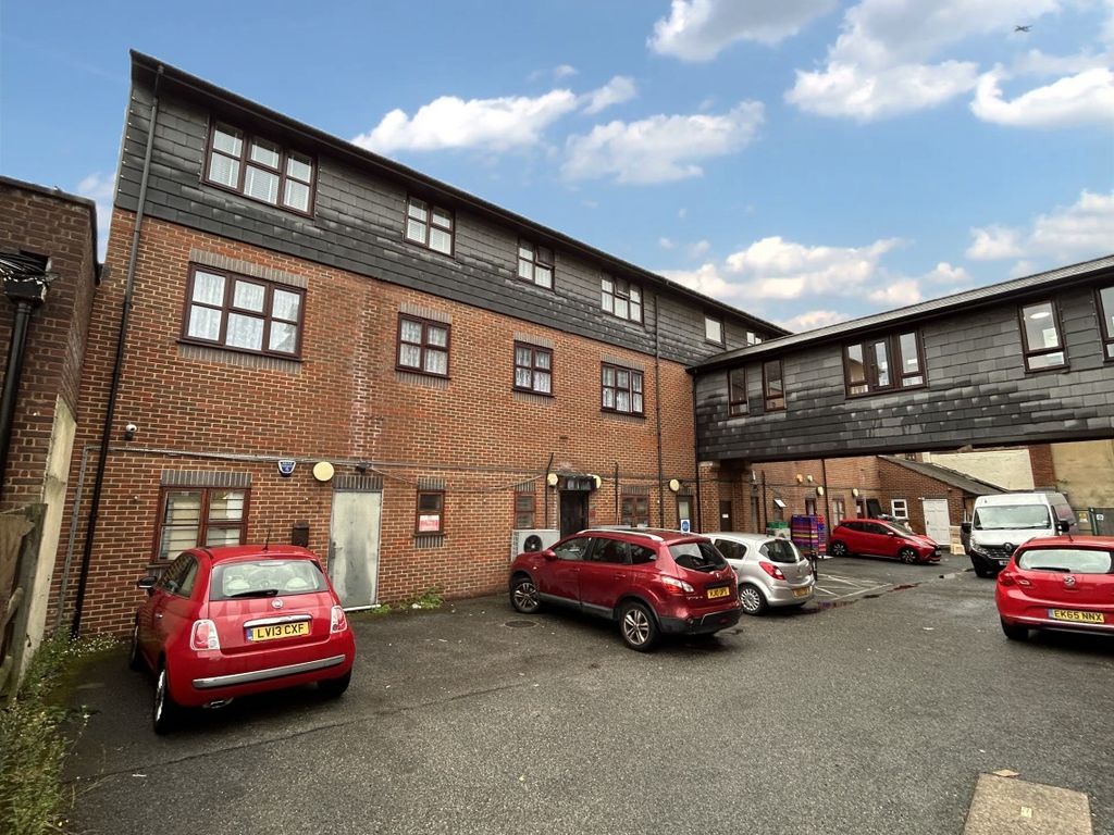 Property photo 3 of 13 12 Woodville Grove, Welling, Kent, Da16 3Qa New 2.Jpg