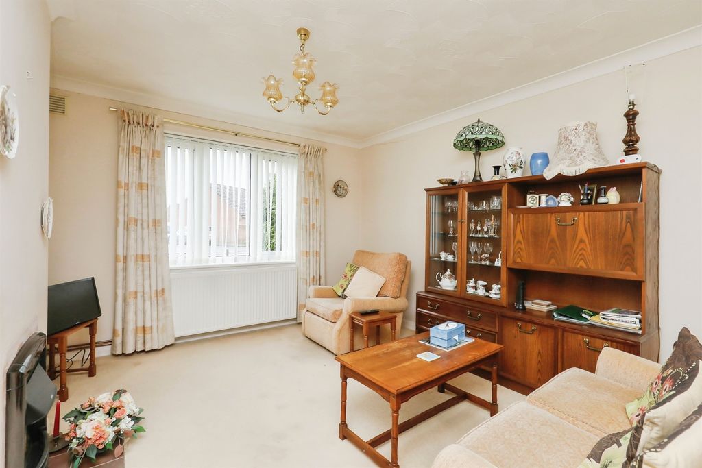 Property photo 3 of 17