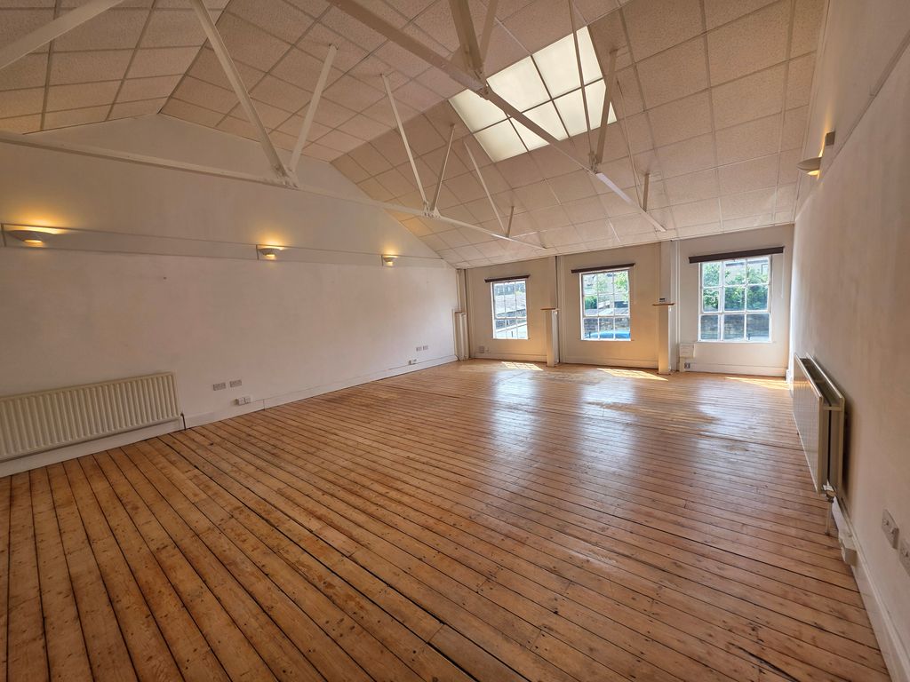 Property photo 1 of 2