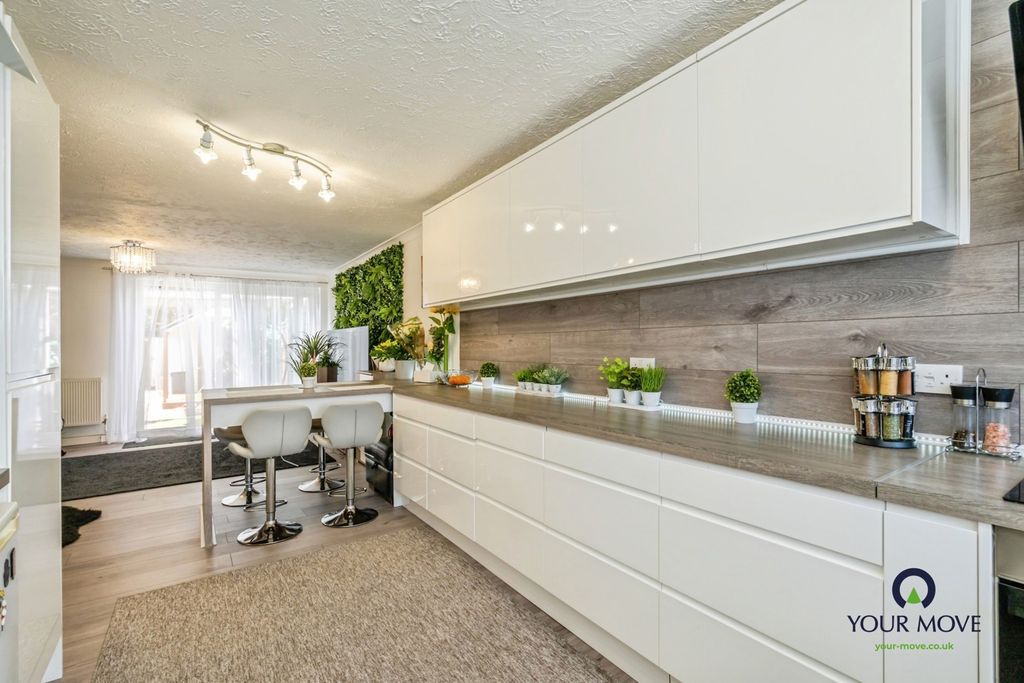 Property photo 3 of 15 Pbox-Img.Jpg