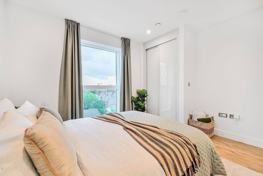 Property photo 3 of 39