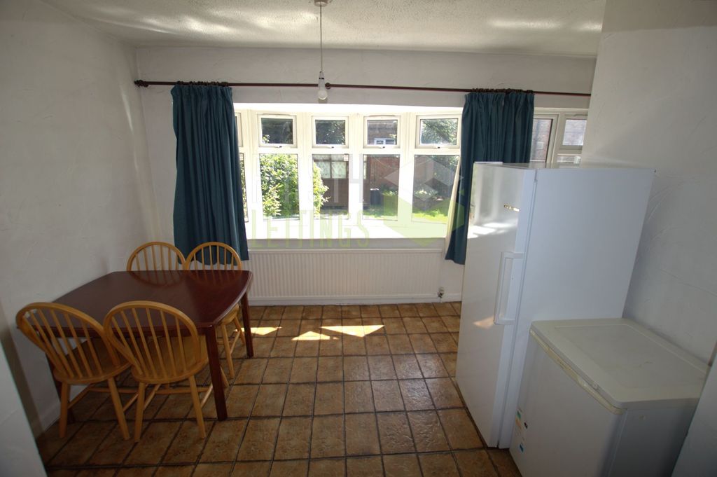 Property photo 2 of 12 Photo 4