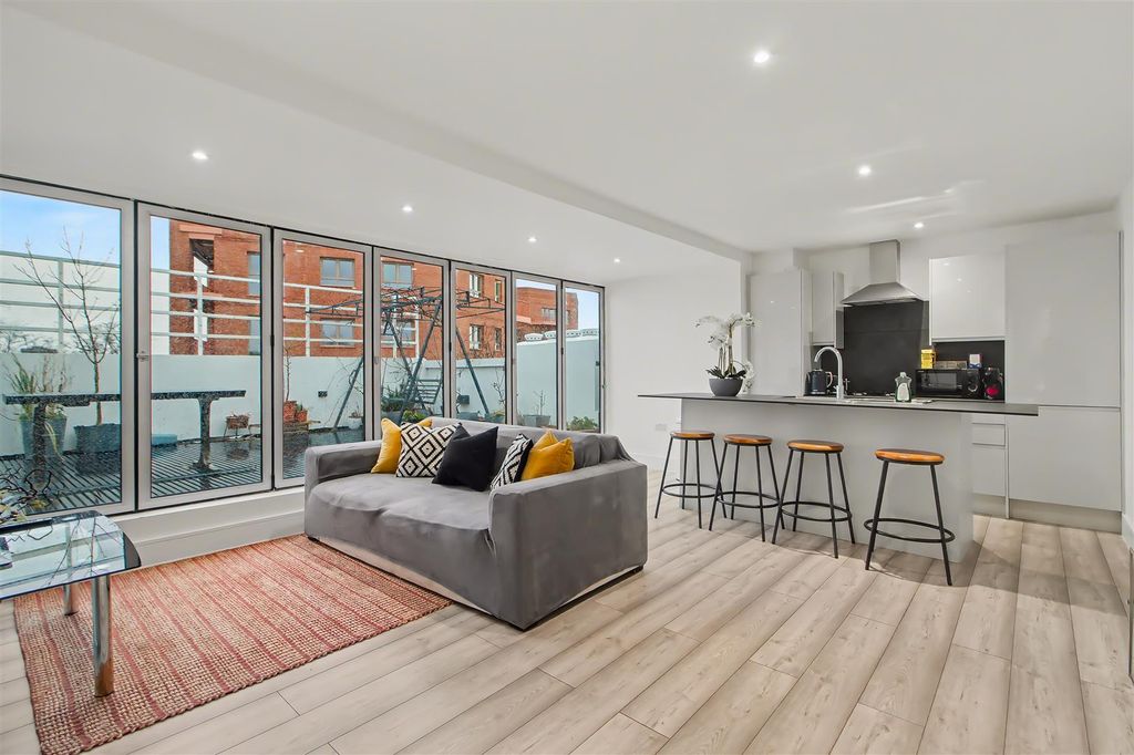 Property photo 2 of 12 2.Jpg