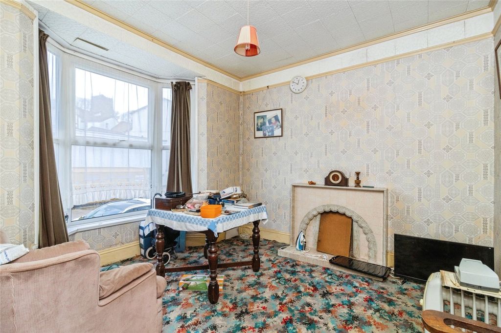 Property photo 3 of 23 Picture No. 18