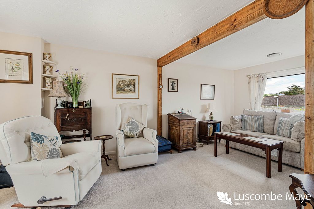 Property photo 3 of 19