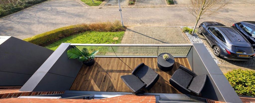 Property photo 2 of 16