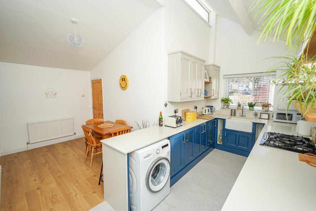 Property photo 3 of 26