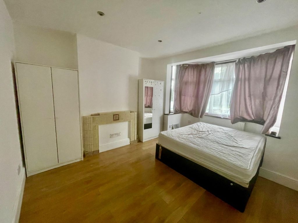 Property photo 2 of 6 5164901