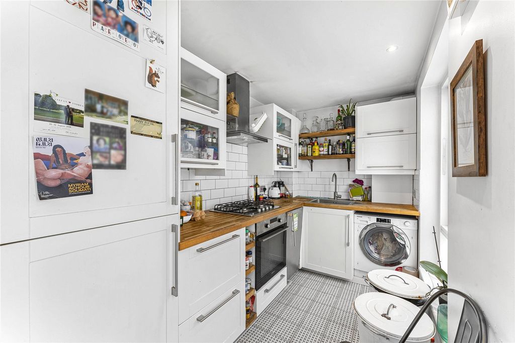 Property photo 2 of 14 Kitchen