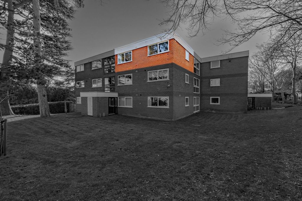 Property photo 3 of 32