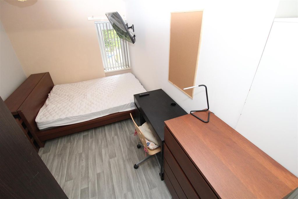 Property photo 2 of 3 52 Kt Ffr Rm4.Jpg