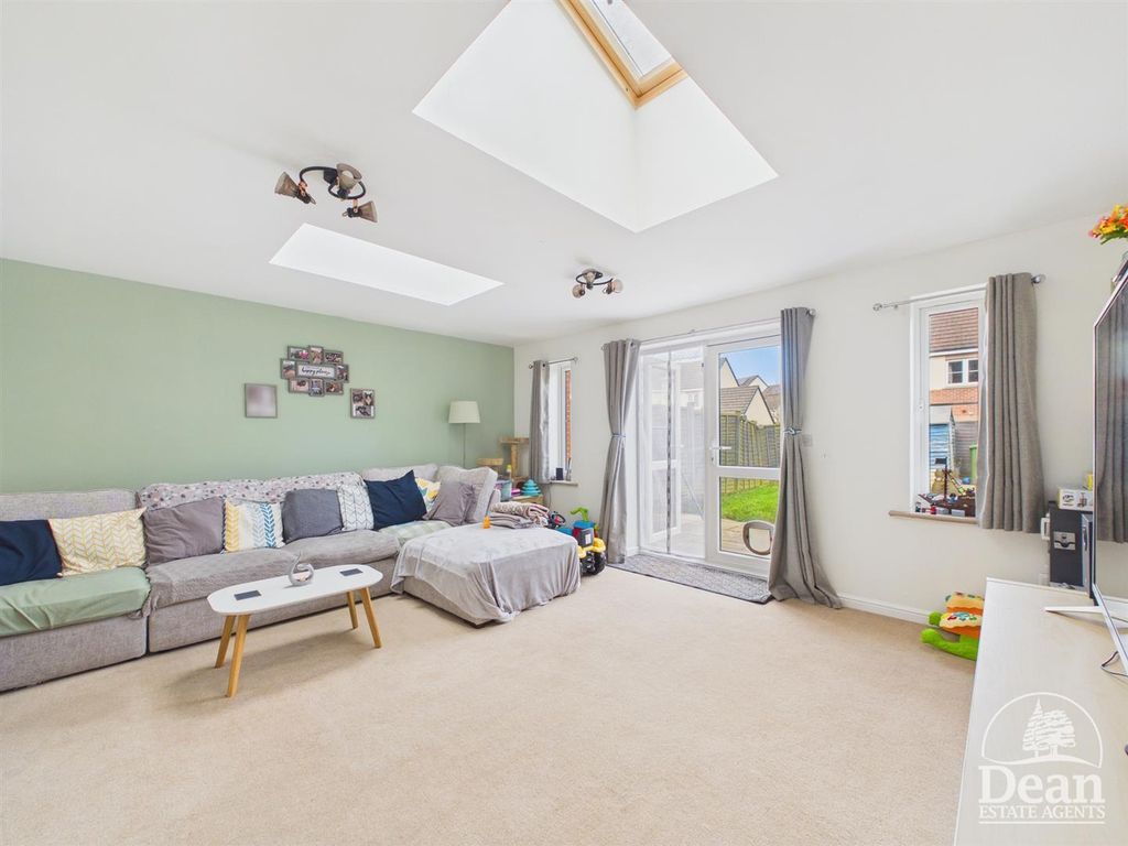 Property photo 2 of 15