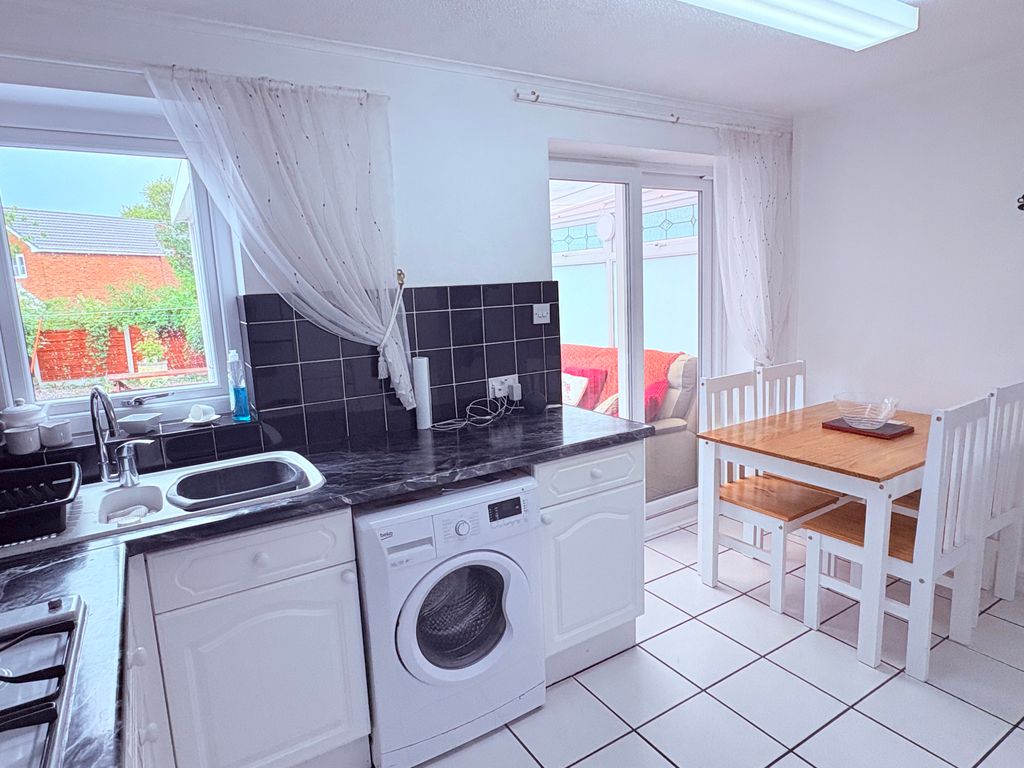 Property photo 3 of 13 Kitchen/Diner
