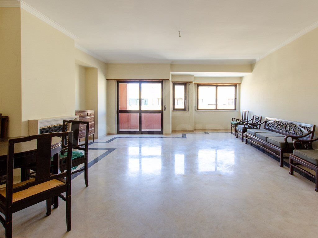 Property photo 2 of 37